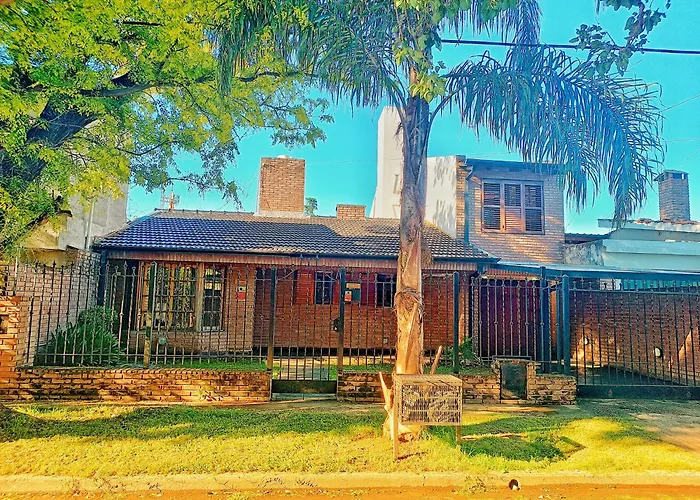 Casa Con Quincho Y Pileta