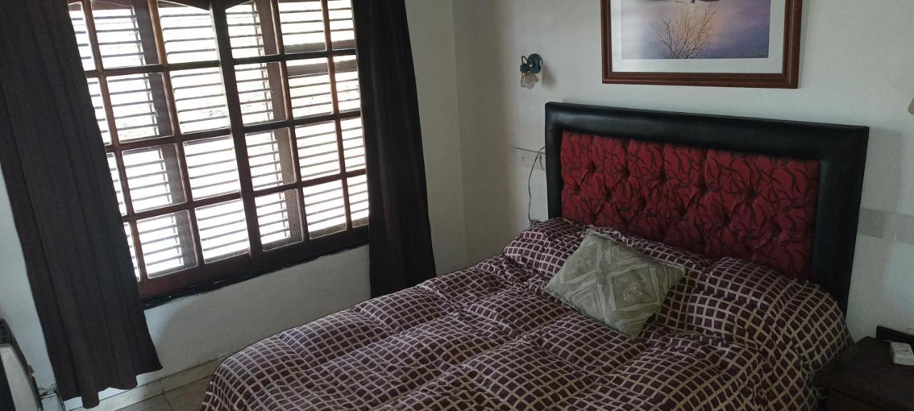 Casa Con Quincho Y Pileta *