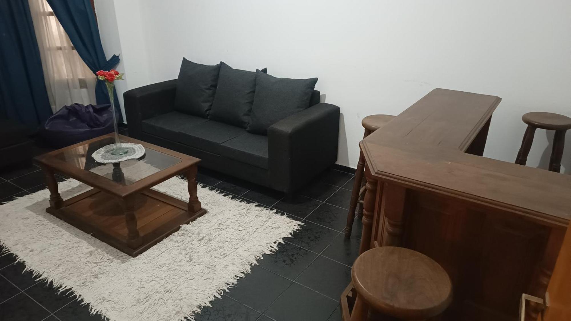 Casa Con Quincho Y Pileta
